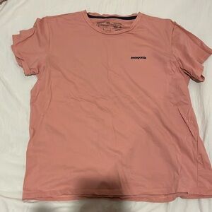 Patagonia women’s tee